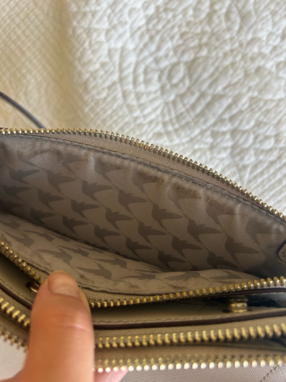 Lo and Sons Pearl Bag in Light Gray Saffiano - Picture 6 of 7